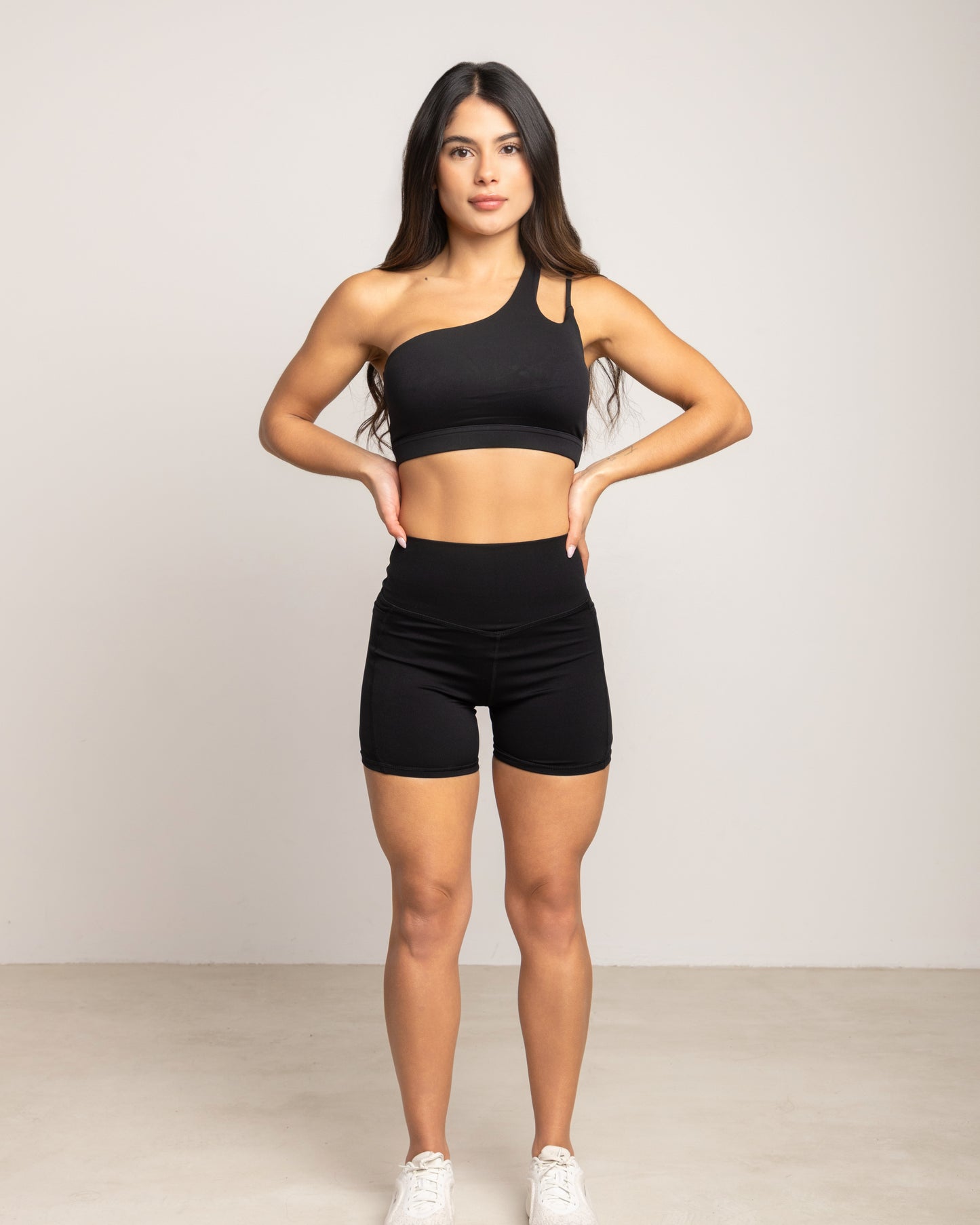 SHORT ESSENTIAL